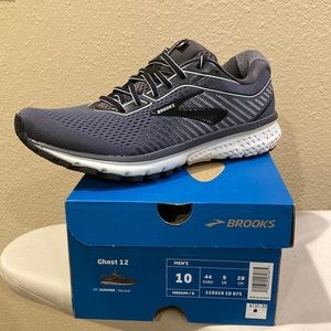 BROOKS GHOST 12, Size 10, BNWT, in box, Grey